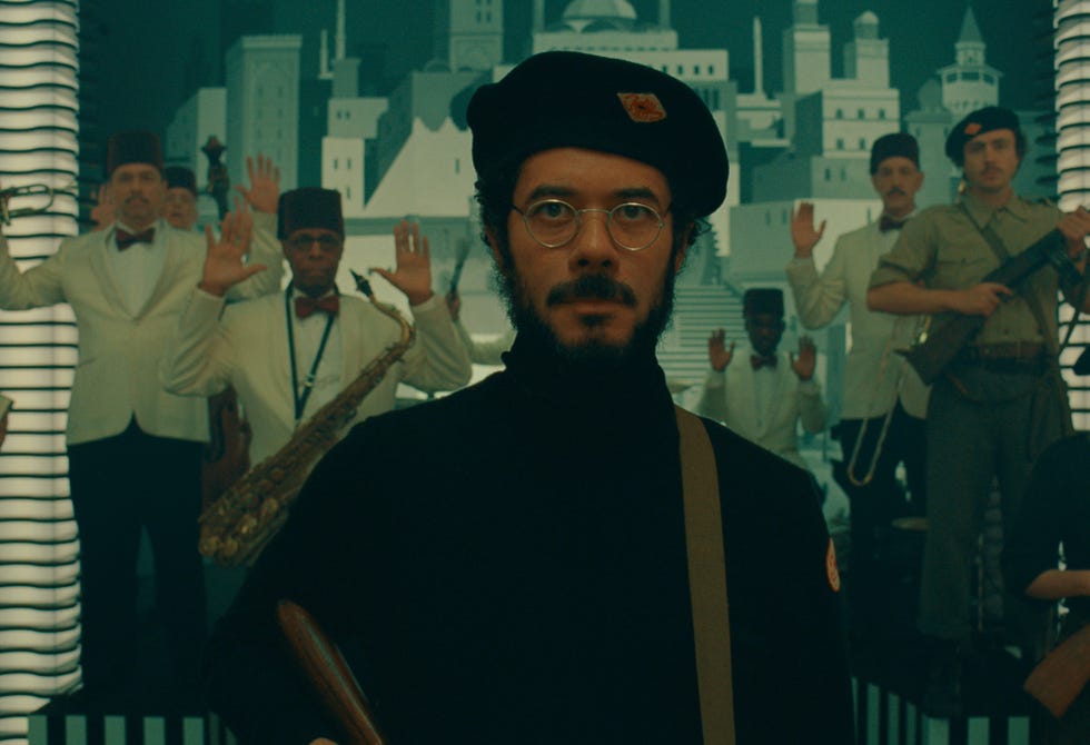 richard ayoade stars as sergio in director wes anderson's the phoenician scheme, a focus features release. credit: courtesy of tps productions/focus features © 2025 all rights reserved.
