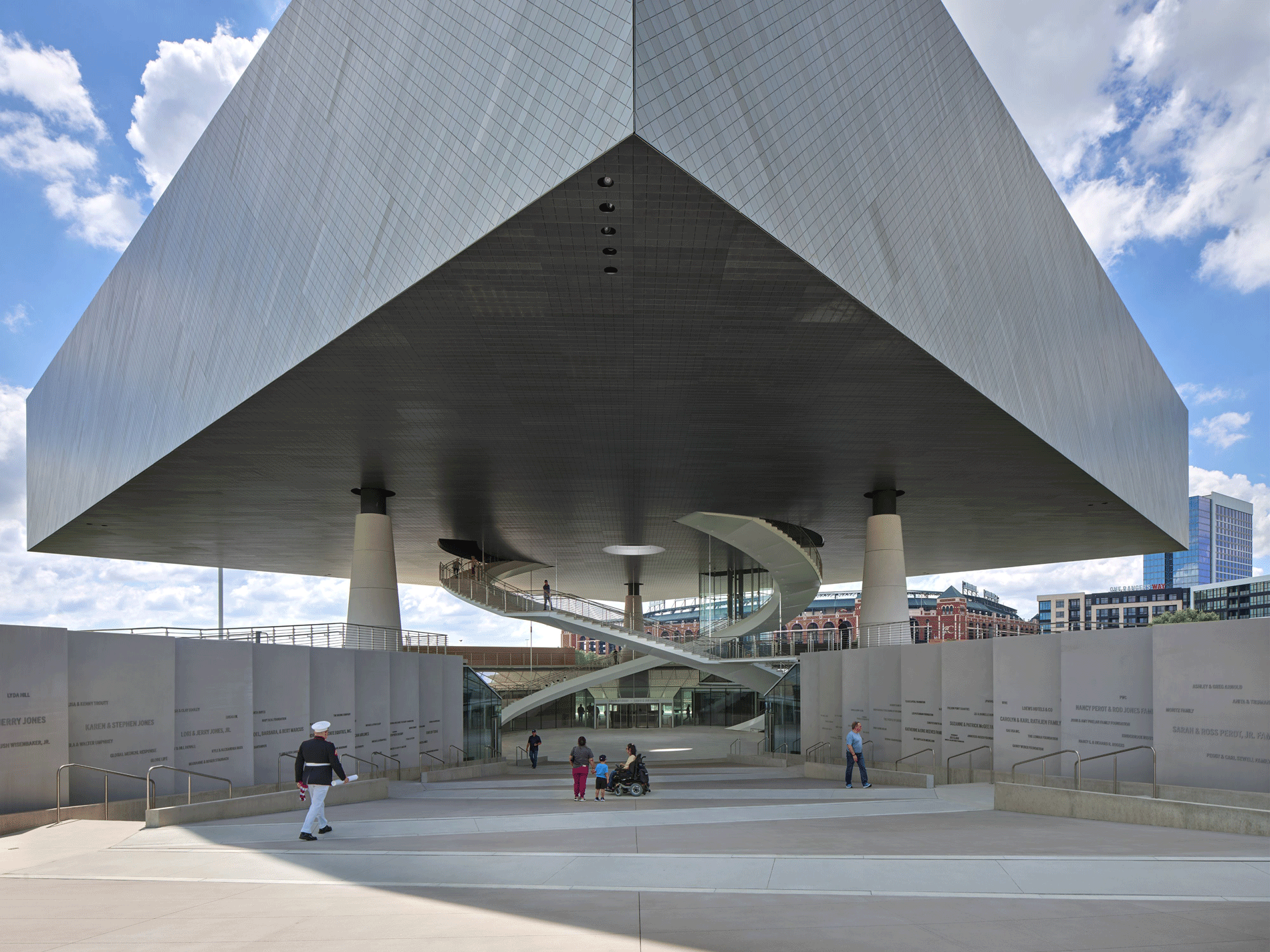 courtyard and oculus view