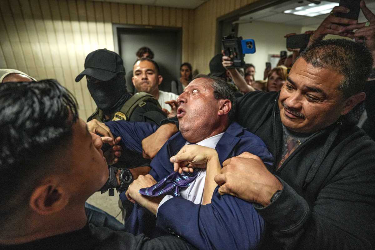 Brad Lander freed after feds drop charges hours after his dramatic arrest in ICE court 4 Brad Lander arrested