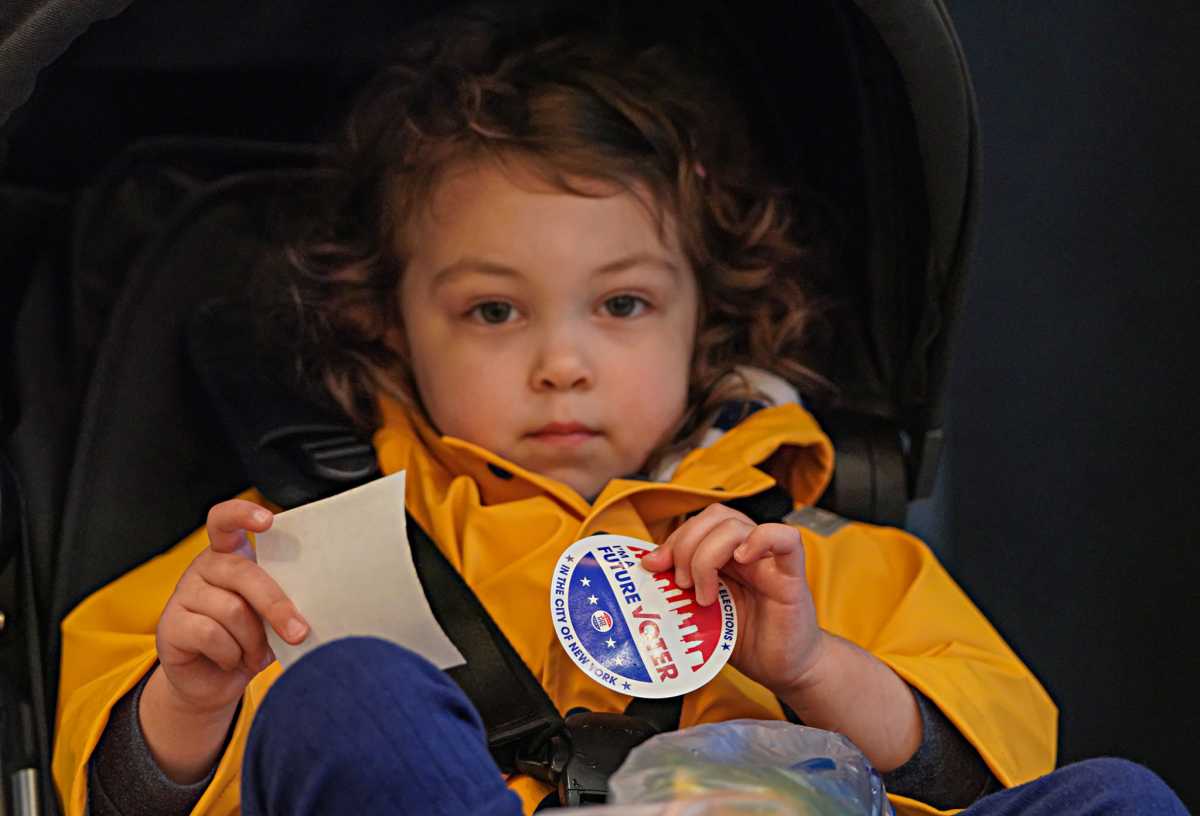NYC Mayor's Race: Why and how New Yorkers are casting ballots during early voting in Democratic primary 6