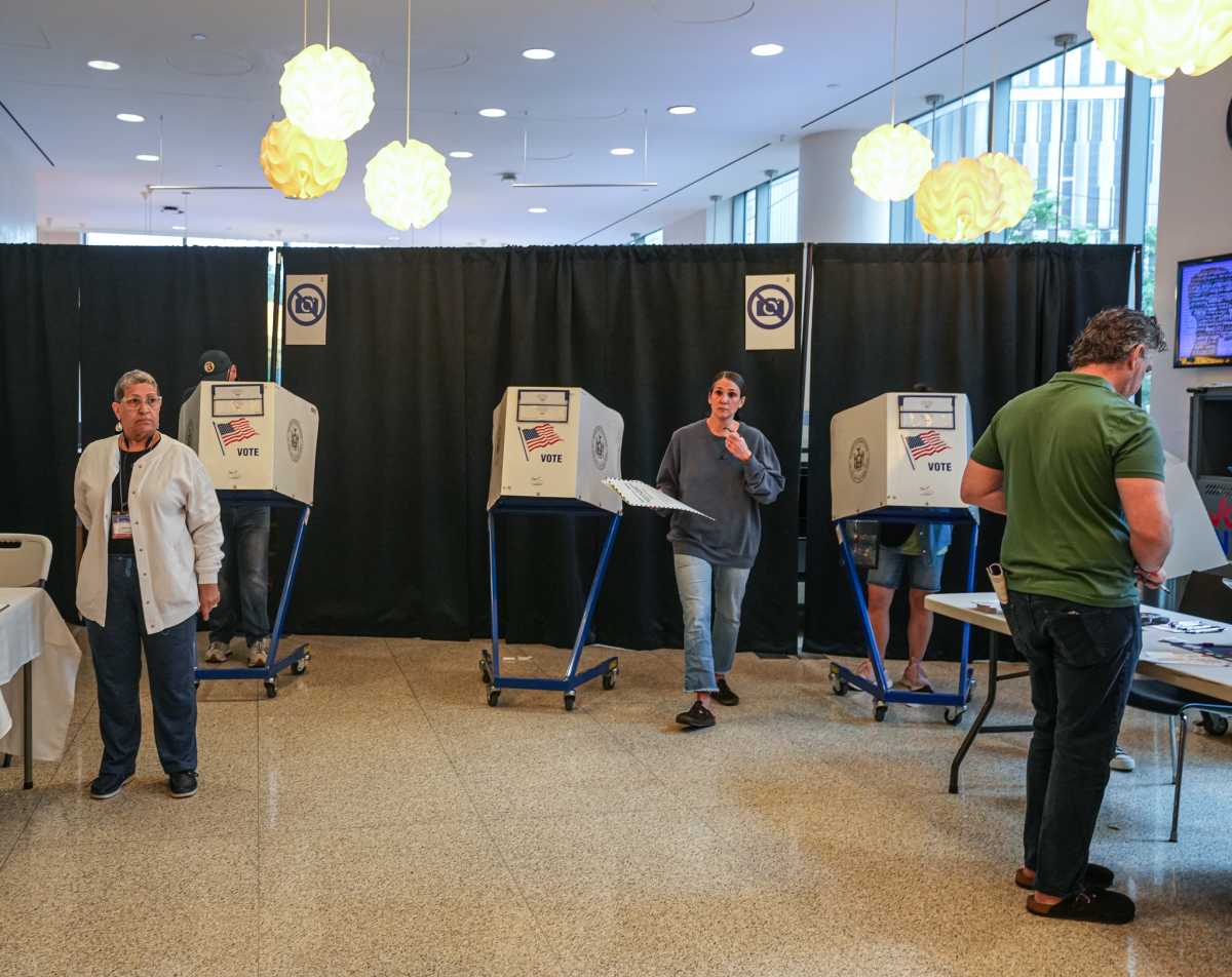 NYC Mayor's Race: Why and how New Yorkers are casting ballots during early voting in Democratic primary 5