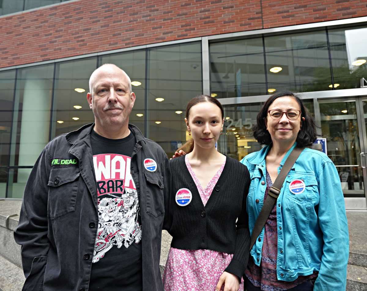 NYC Mayor's Race: Why and how New Yorkers are casting ballots during early voting in Democratic primary 3