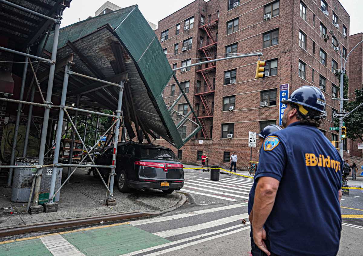 TLC driver crashes into and collapses Manhattan scaffold 3