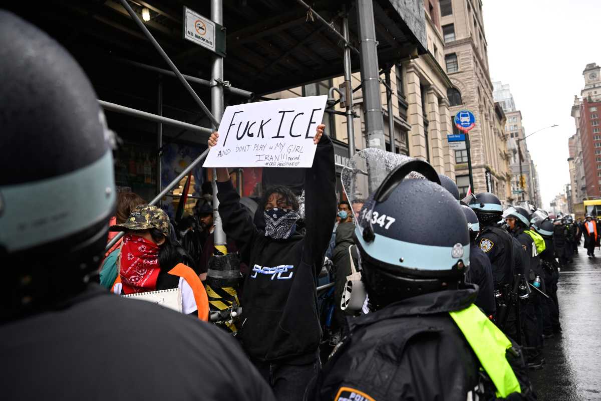 At least 10 people cuffed protesting ICE in Lower Manhattan following No Kings protest 10