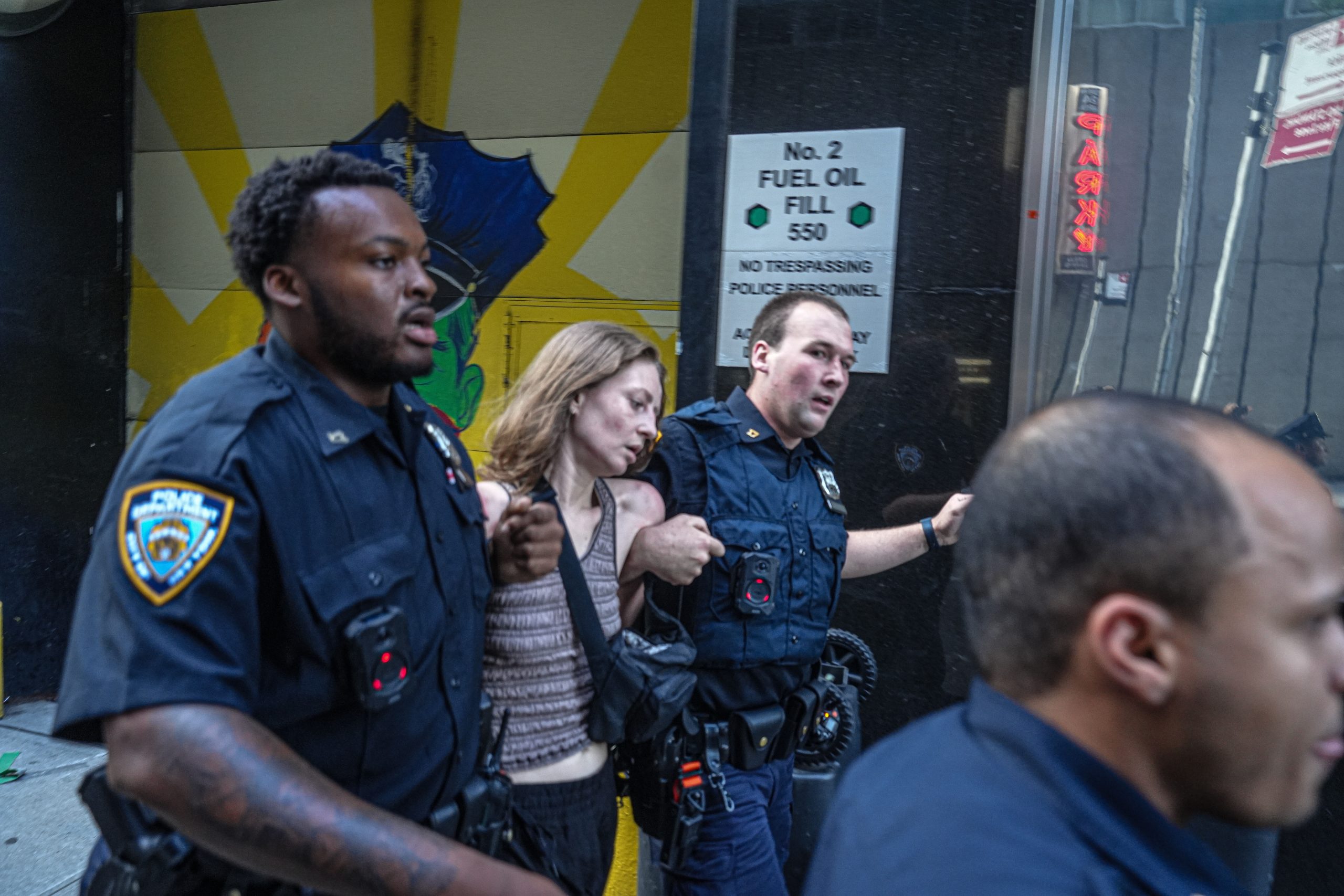 MIDTOWN MASS SHOOTING: Five people, including gunman and cop, dead in office building rampage 6