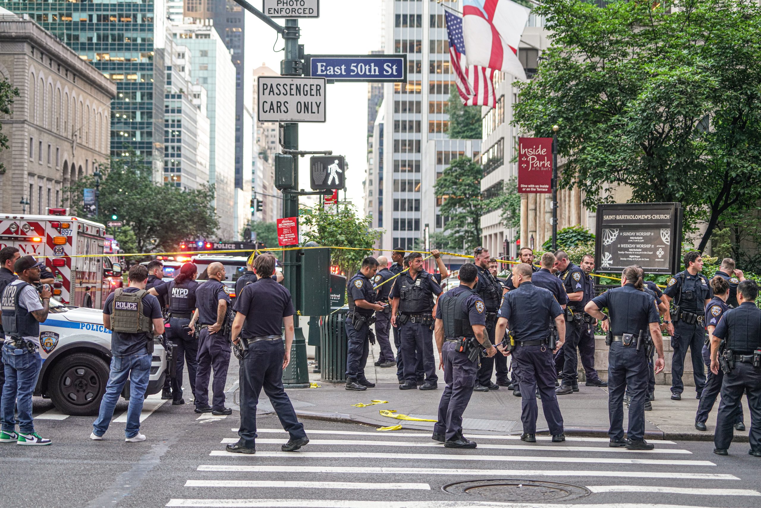 MIDTOWN MASS SHOOTING: Five people, including gunman and cop, dead in office building rampage 9