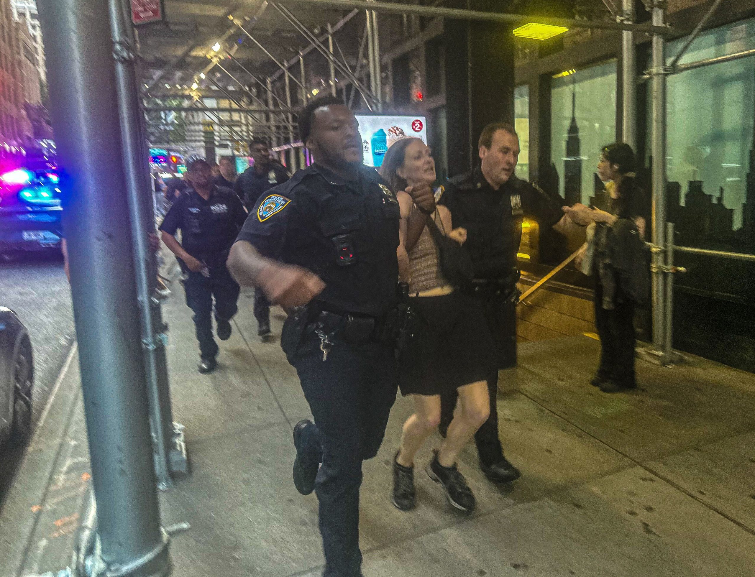 MIDTOWN MASS SHOOTING: Five people, including gunman and cop, dead in office building rampage 16