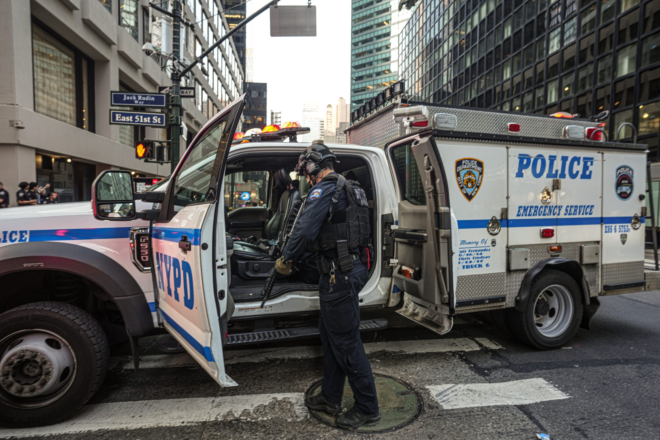MIDTOWN MASS SHOOTING: Five people, including gunman and cop, dead in office building rampage 13