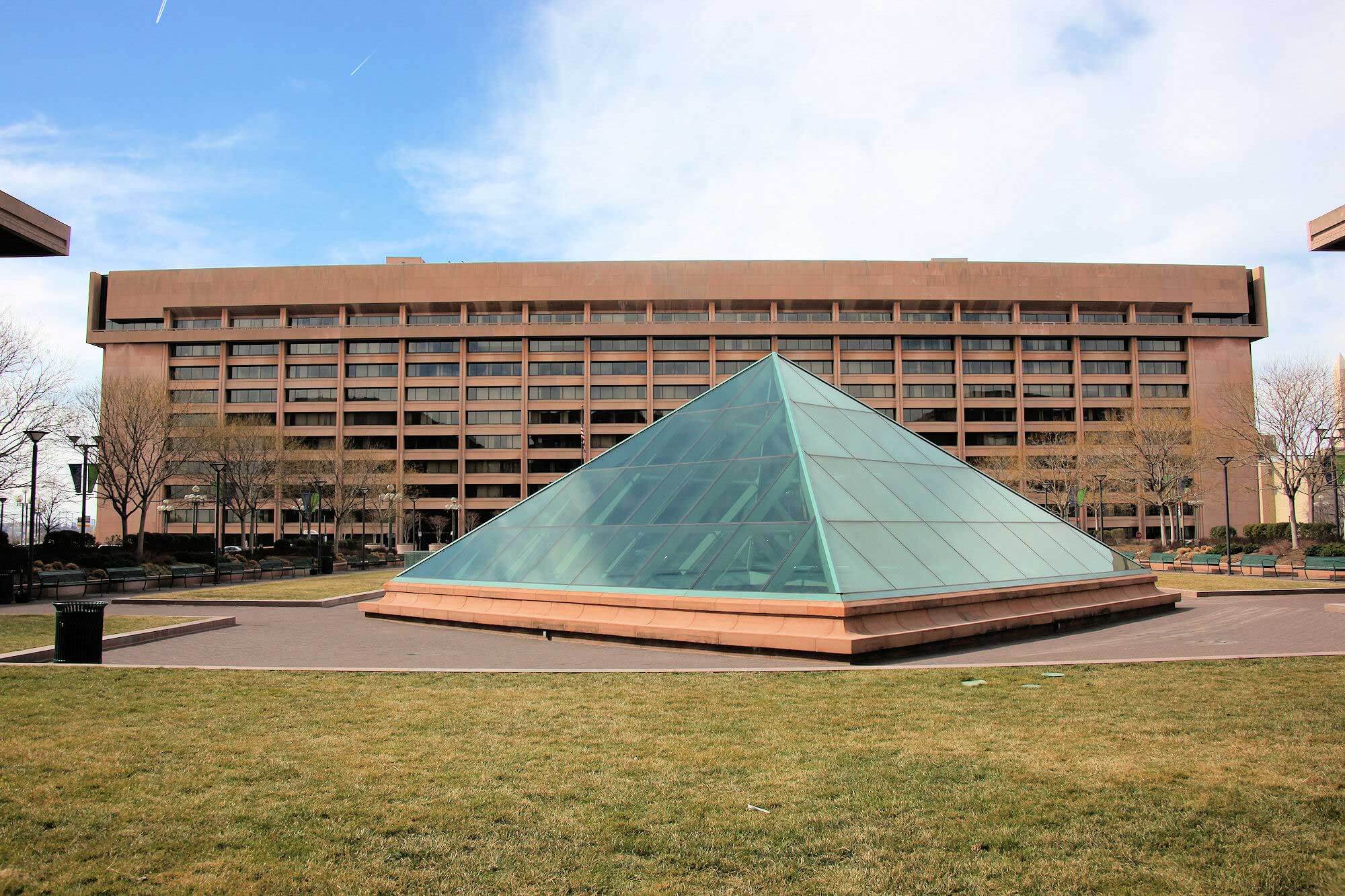 The USPS Headquarters in L’Enfant Plaza