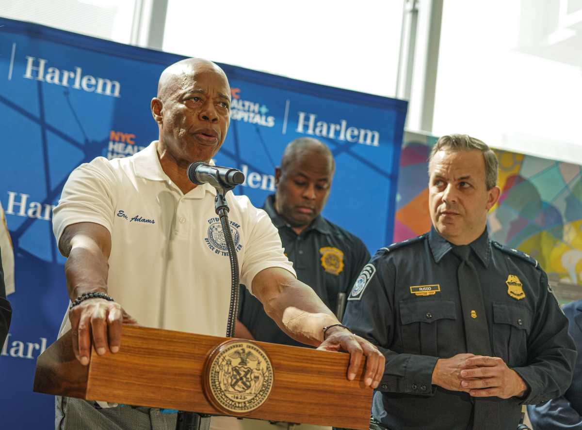 Mayor Adams rails against 'violent migrant' accused of shooting off-duty Border Patrol agent during Manhattan park robbery 5