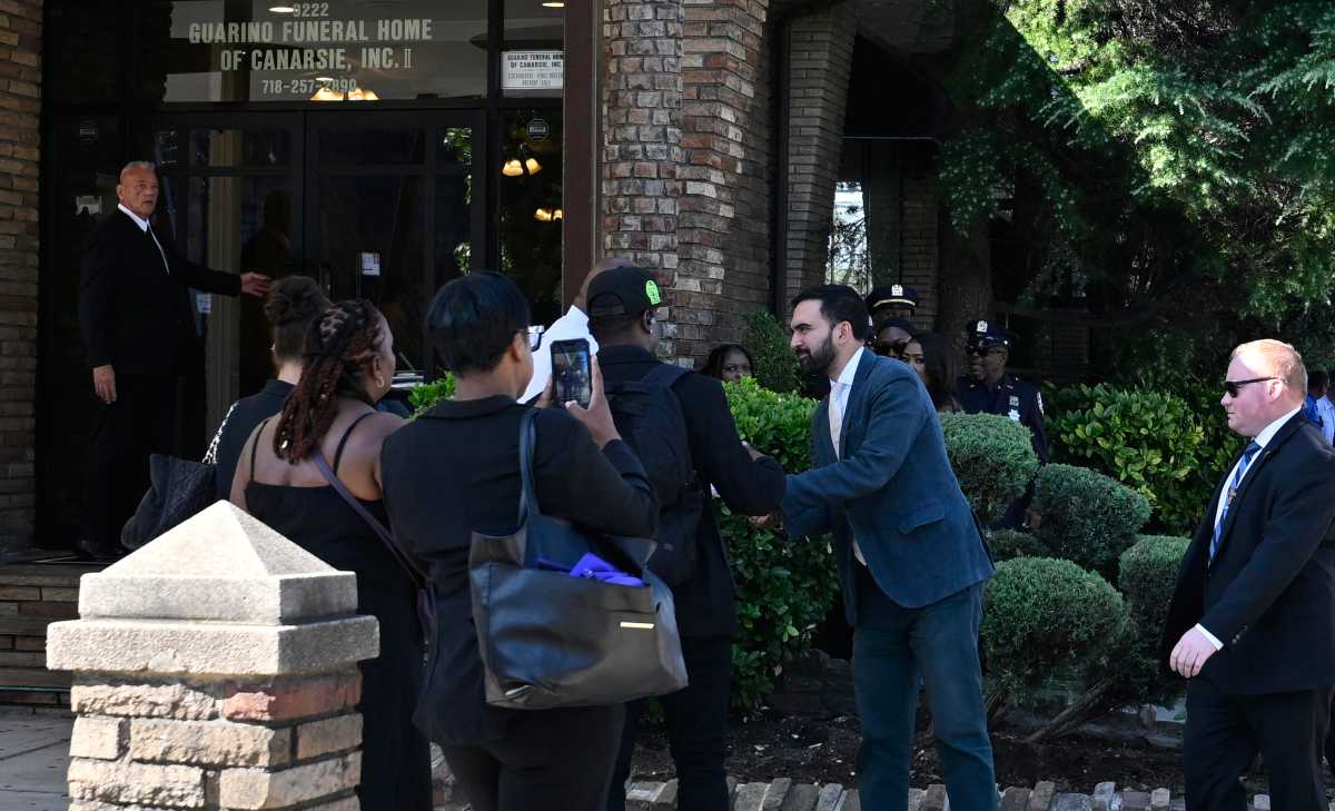 Brooklyn security guard killed in Midtown mass shooting laid to rest as a hometown hero 3