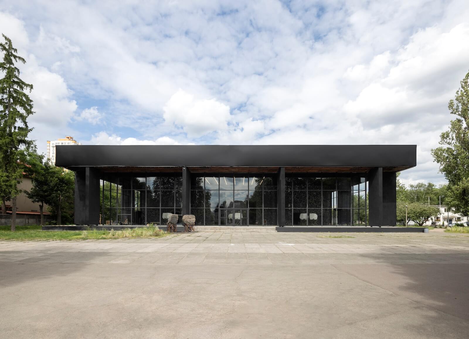 Pavilion 13 transformed into a contemporary art center by ФОРМА