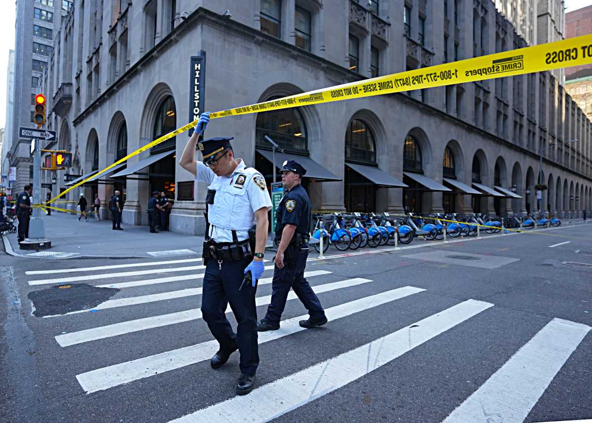 Minute of mayhem: Teen girl shot, man stabbed near Mexican Day Parade route in Midtown 2