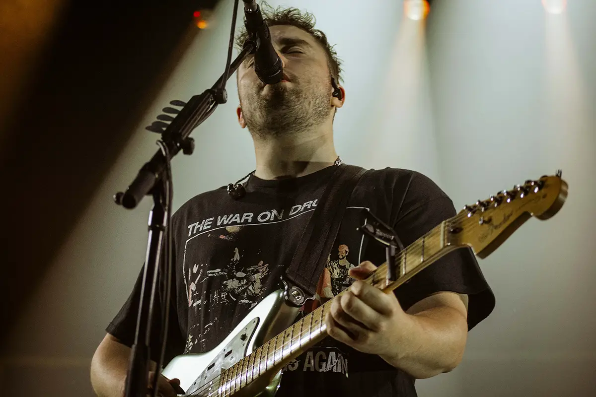 Sam Fender singing at Terminal 5  in NYC