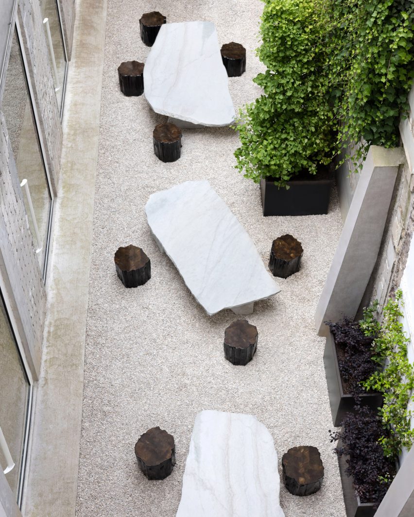 Sunken garden in Paris house