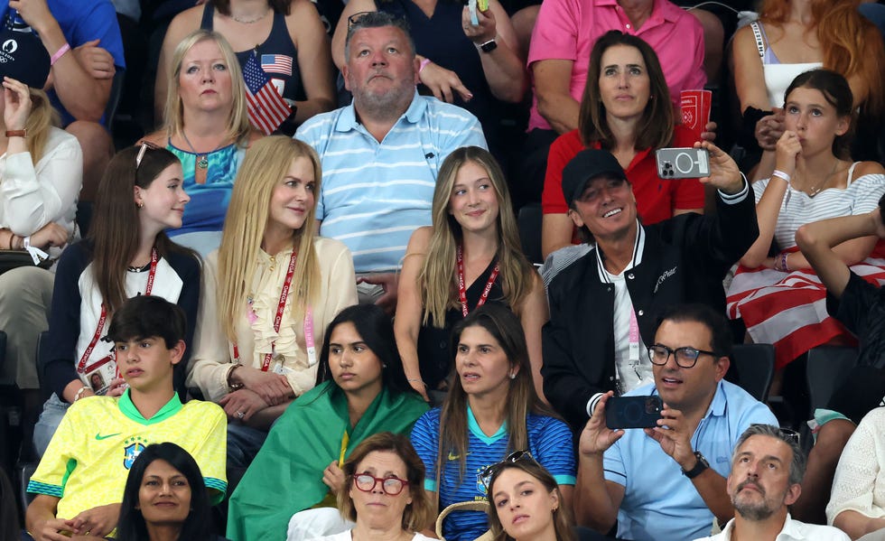 paris, france july 30 nicole kidman, keith urban and their daughters faith and sunday rose are seen during the artistic gymnastics women's team final on day four of the olympic games paris 2024 at bercy arena on july 30, 2024 in paris, france photo by pascal le segretaingetty images