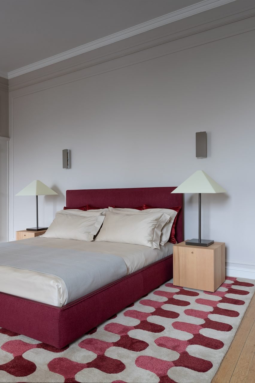 Each of the bedrooms feature Ribbon beds by Vincent Van Duysen for Molteni & C