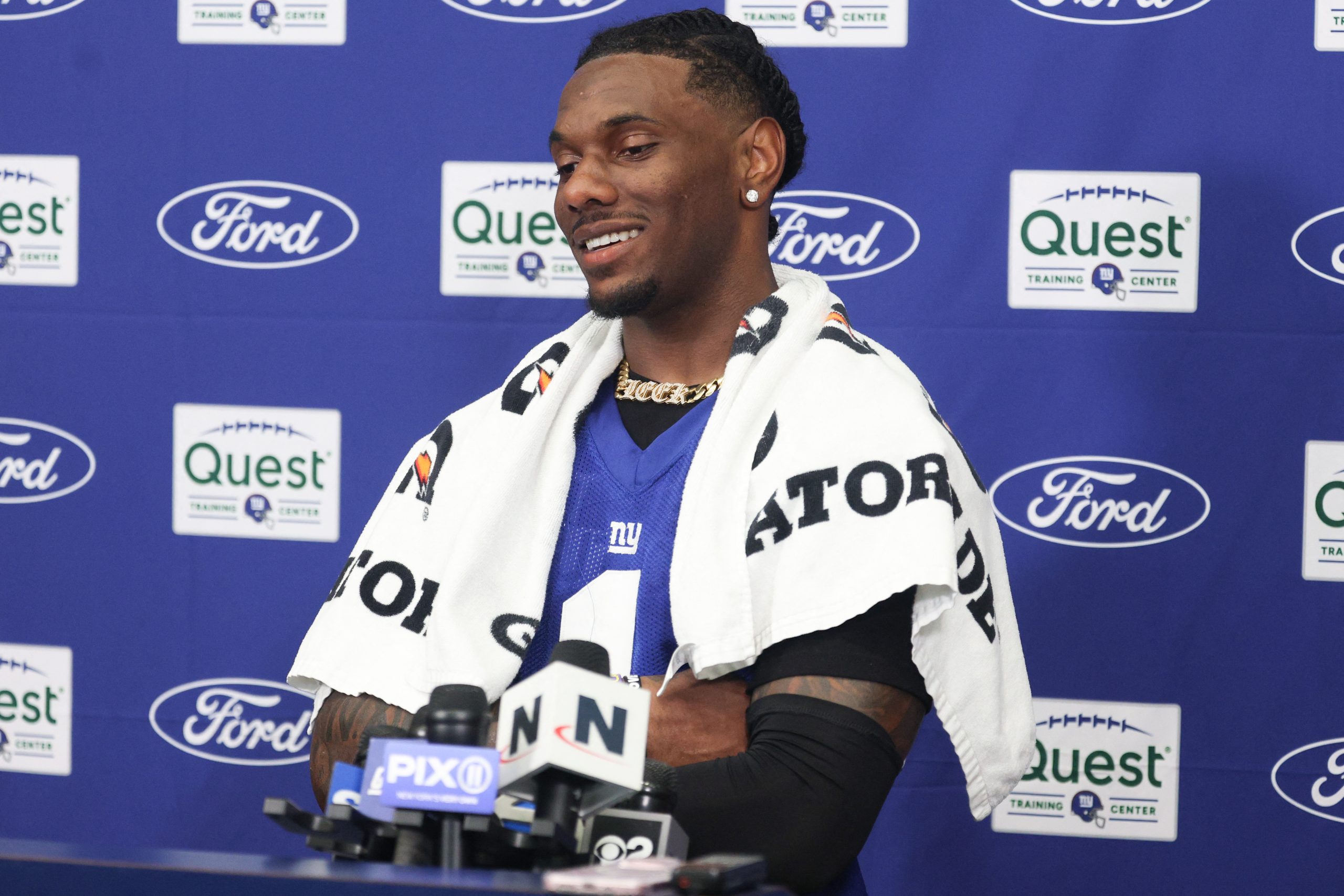 2025 Giants season preview: Jaxson Dart, Abdul Carter, 5 things to watch 5 giants player with white towel around his neck in front of blue background