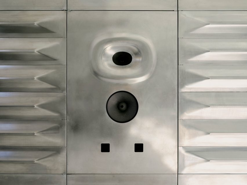 Steel sound wall