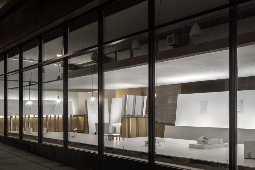 White wall gallery pizza restaurant conversion