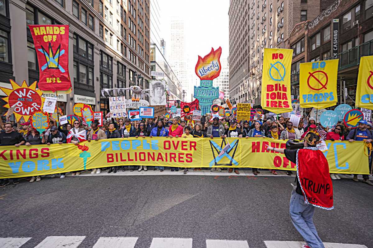 ‘No Kings’ march in NYC sees more than 100,000 marchers speak out against Trump, no arrests or disruptions 2