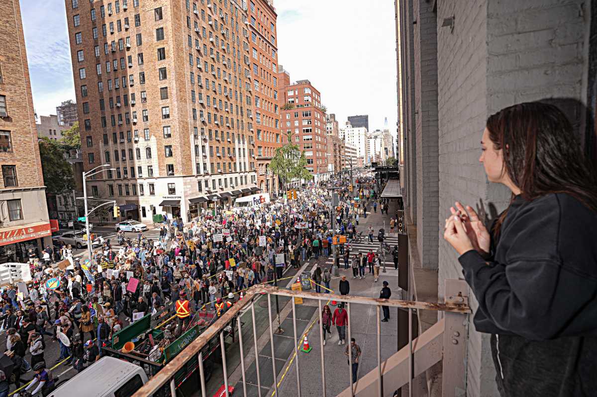 ‘No Kings’ march in NYC sees more than 100,000 marchers speak out against Trump, no arrests or disruptions 8