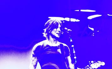 Rock Legends: The Goo Goo Dolls Blow Away Beacon Theather