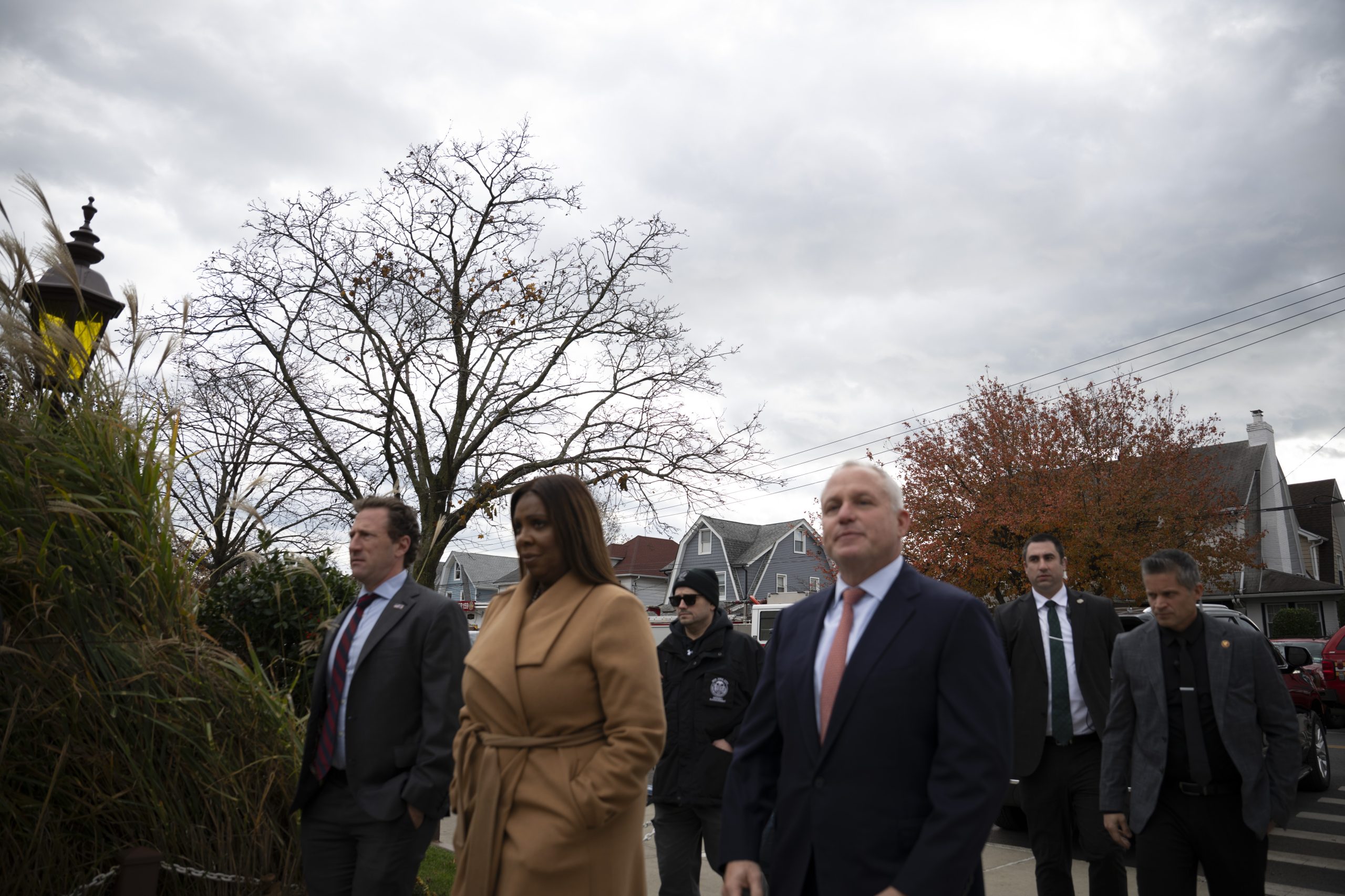 Friends and family pay tribute to fallen firefighter Patrick Brady at Brooklyn wake 3