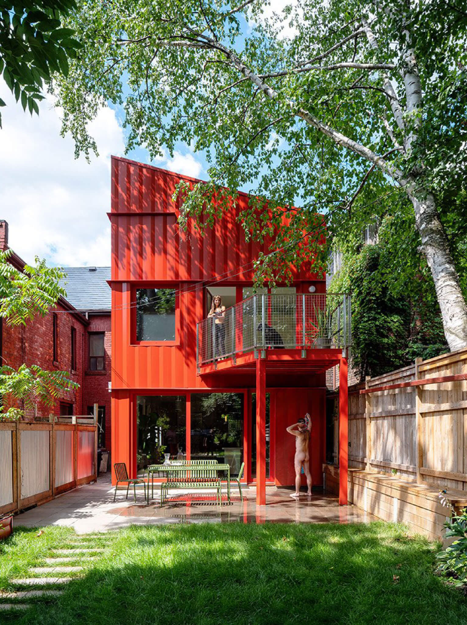 Kfir Gluzberg worked on Glimmer House