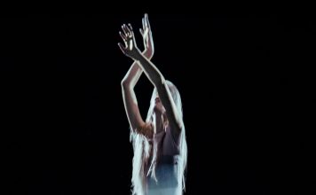 On Kelly Moran’s ‘Mirrors,’ All Is Not What It Seems