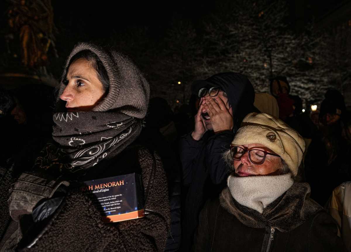 Hanukkah celebrations continue in NYC despite antisemitic terrorist attack in Australia 4