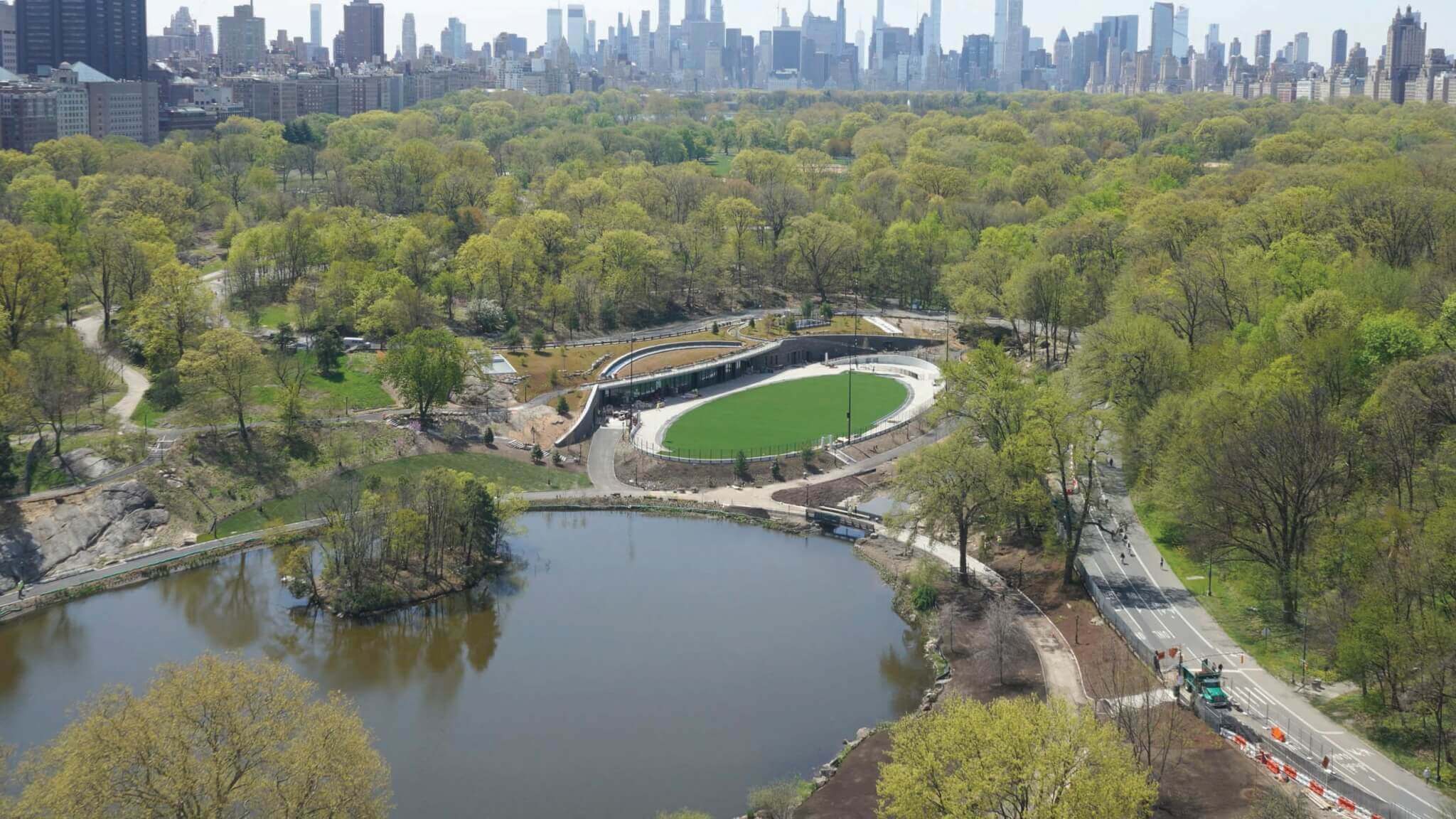 aerial view of harlem meer and davis center