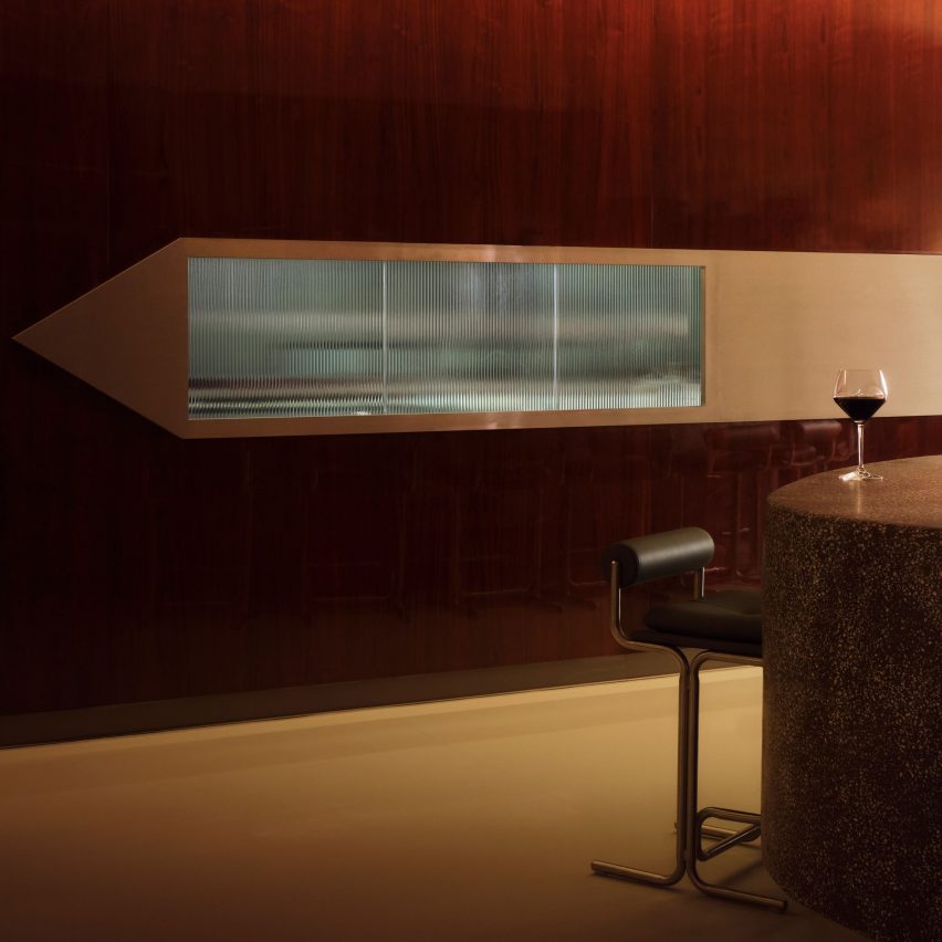 Millo restaurant Bucharest cocktail table