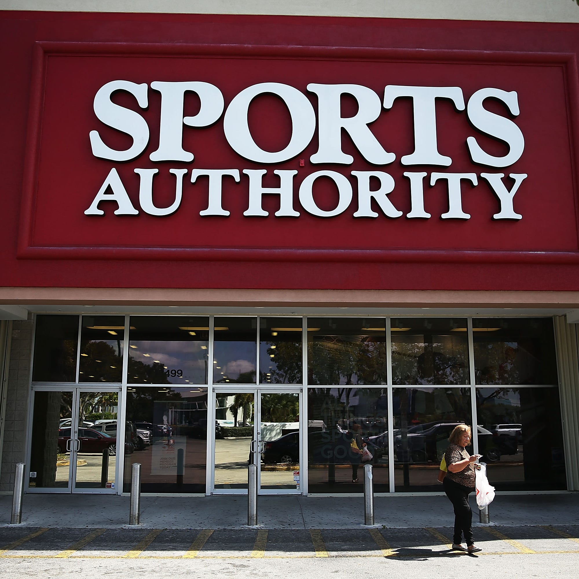 Text, Building, Font, Facade, Signage, Advertising, Window, Shoe, Outlet store, text, building, font, facade, signage, advertising, window, shoe, outlet store,