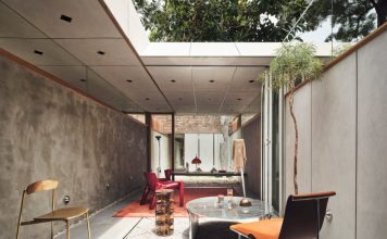 Terrace Mirage House “seamlessly blends indoor and outdoor areas”