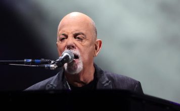Billy Joel surprises fans with first performance since brain disorder diagnosis