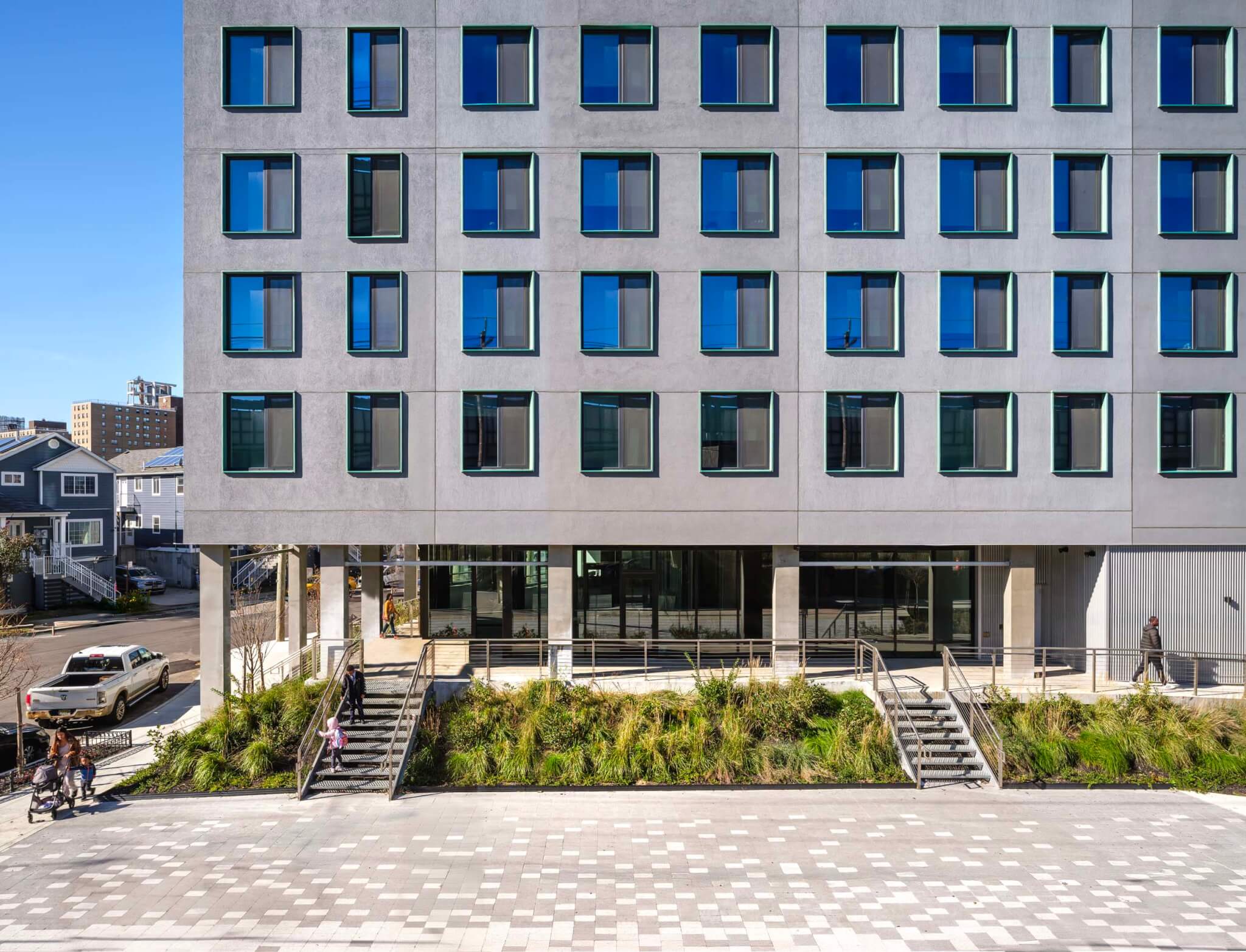 facade of Beach Green Dunes III by bernheimer architecture 