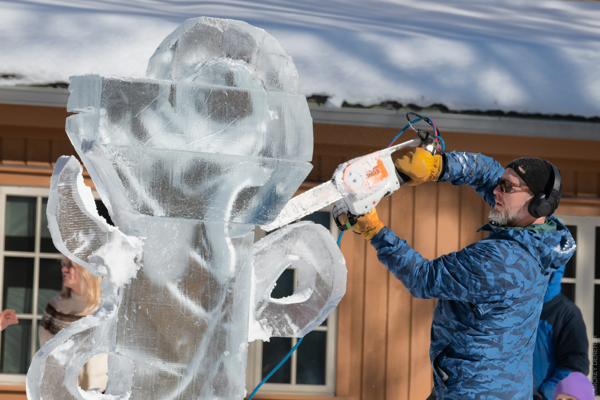 Winter Hoot Ice Sculpture