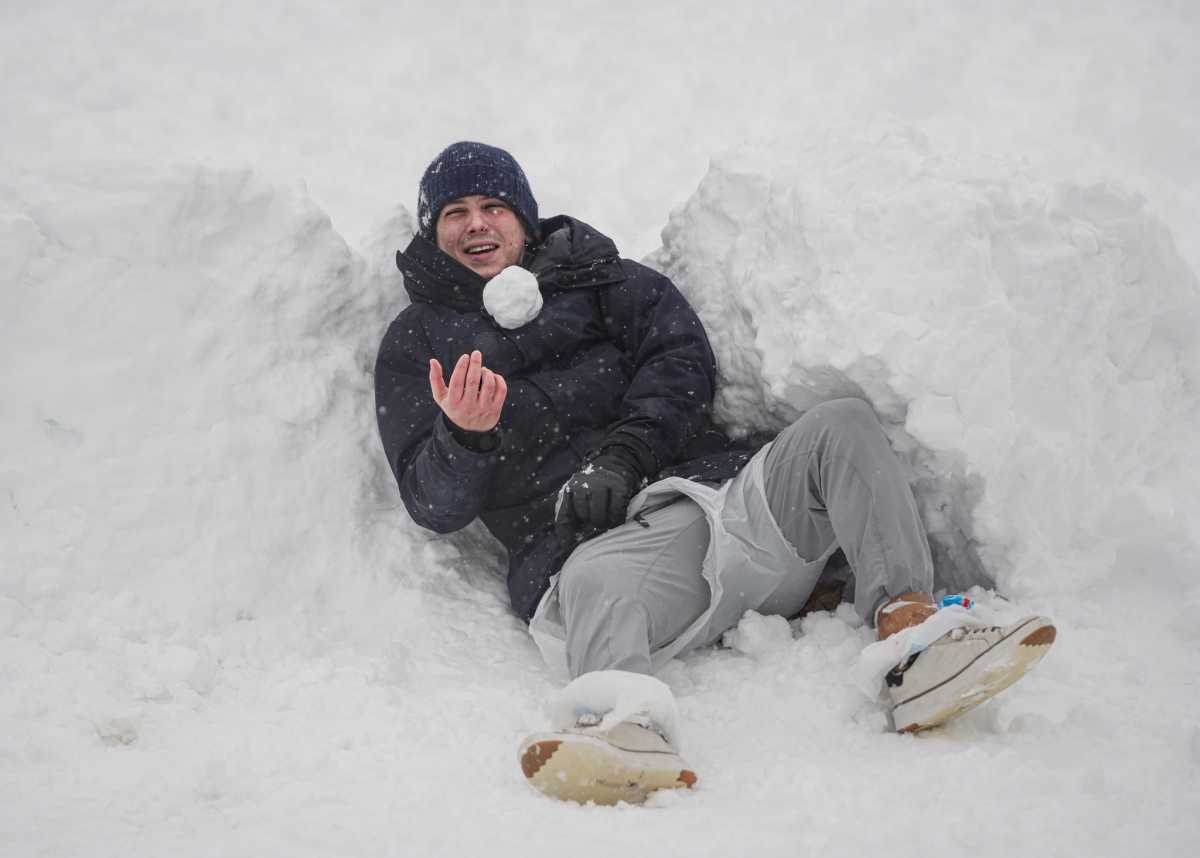 NYC BLIZZARD: See how New Yorkers managed the big snowstorm, then reveled in it 34