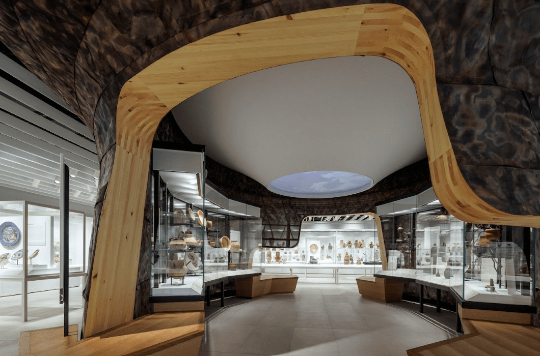 Interior gardiner museum wood Beam over gallery